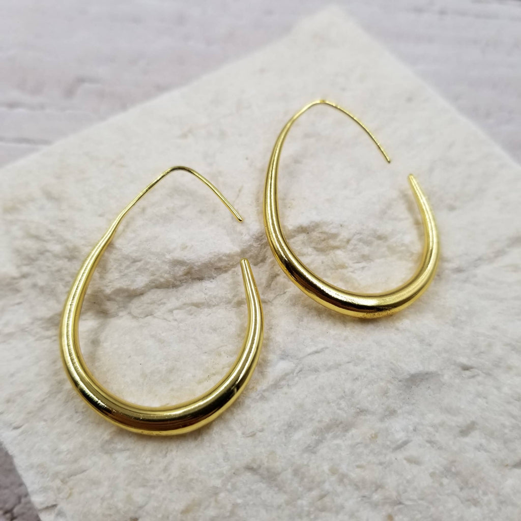 Treasure Wholesale - Simplified Geometry Hoop: Yellow Gold / Medium