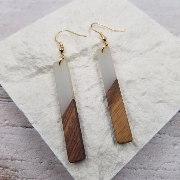 Treasure Wholesale - Resin Wood Bar Earrings