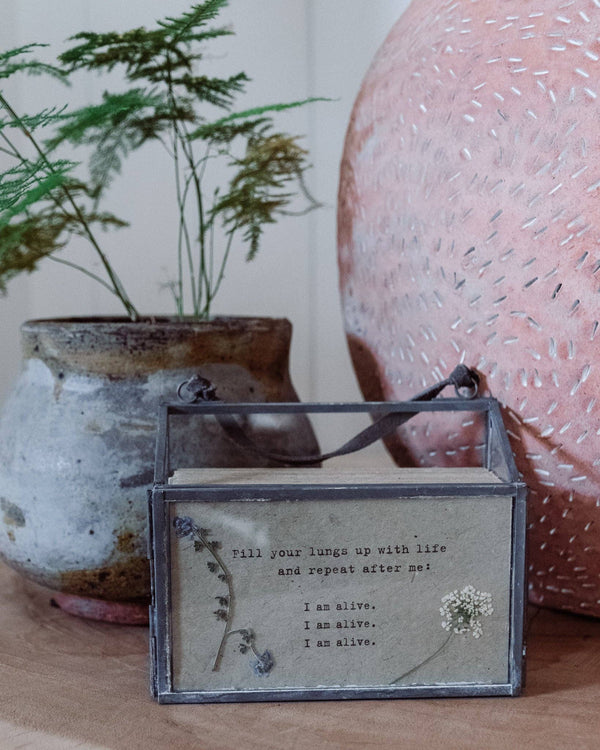 Sugarboo & Co - Horizontal Picture Frame and Holder with 50 Gathered Thoughts