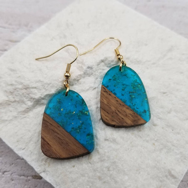 Treasure Wholesale - Wood & Resin Gold Foil Earrings: Blue