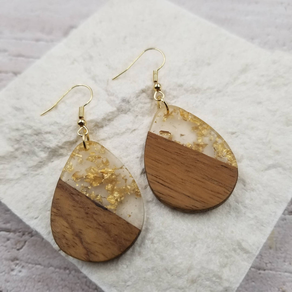 Treasure Wholesale - Gold Flake Acrylic & Wood Drop Earrings