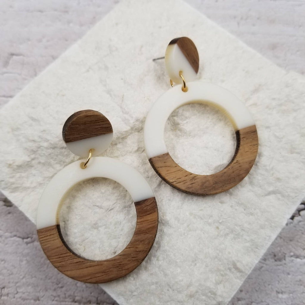 Treasure Wholesale - Wood & Resin Hoop Earrings