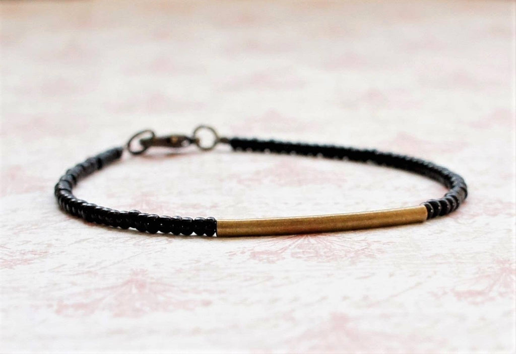 Sentimento - Black Seed Bead And Bronze Bar Bracelet